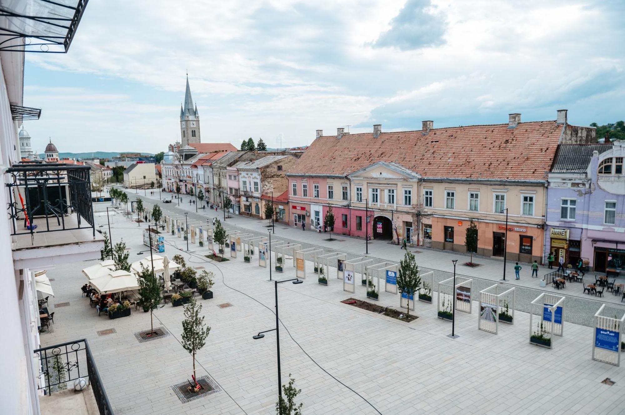 Central Nest Turda Bagian luar foto