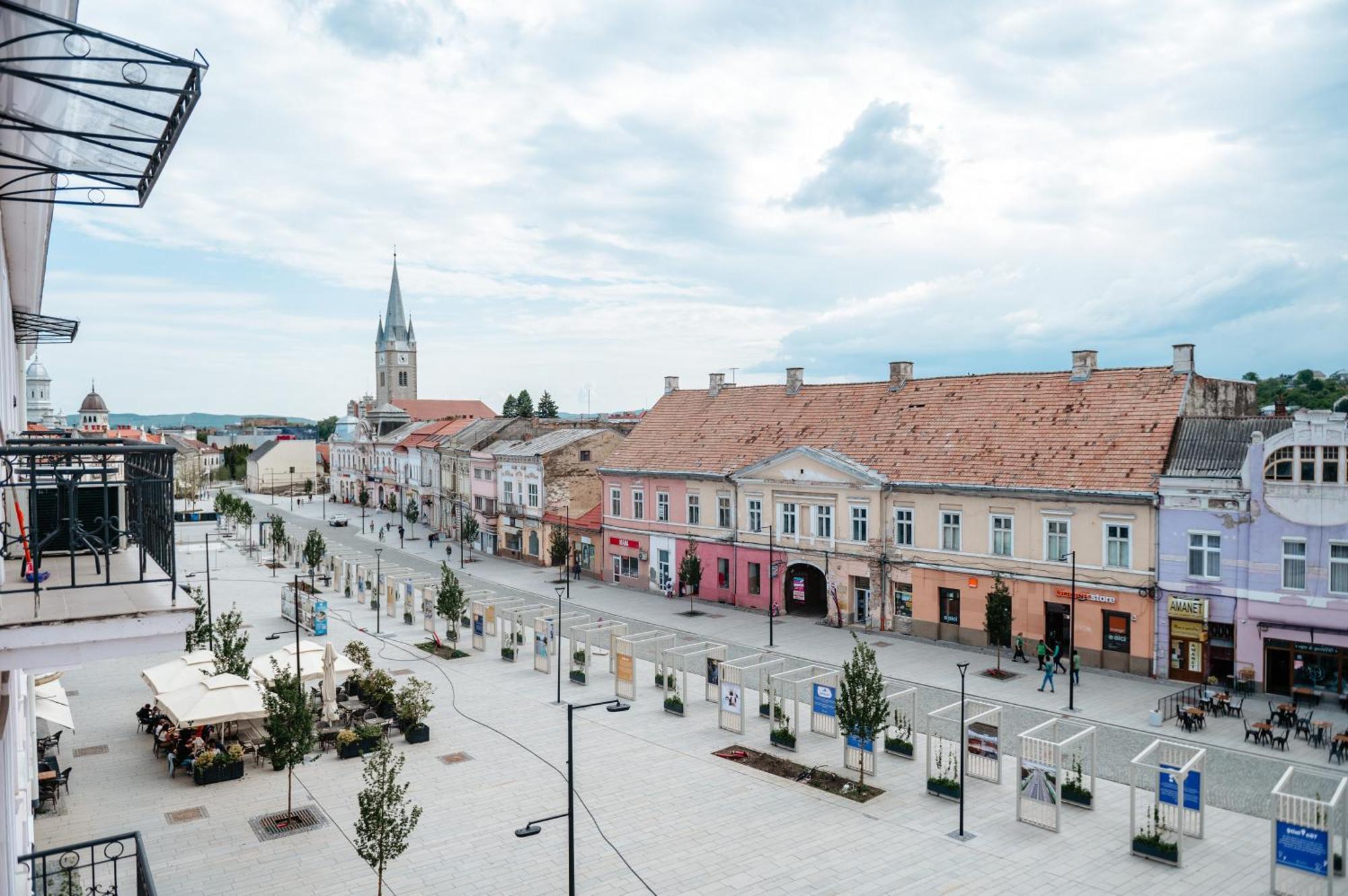 Central Nest Turda Bagian luar foto